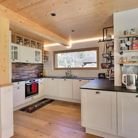 Bagnes לינה וארוחת בוקר 3*